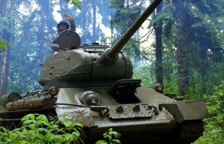 Катание на настоящем танке — оригинальный подарок!